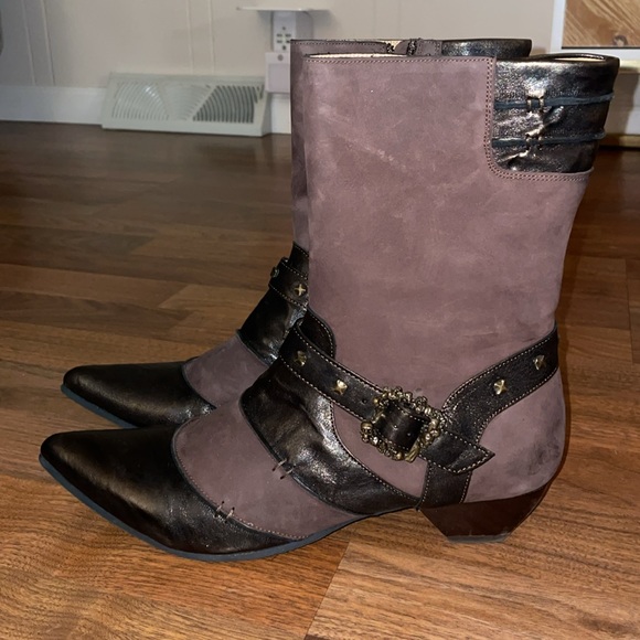 John Fluevog ankle boots. Spencer. Chocolate. Size 9 - Picture 6 of 13